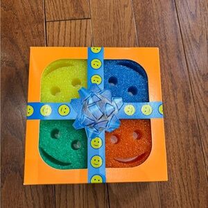 SCRUB DADDY—Vibrant Smiley Face Sponge Gift Set 4 Pack (Unopened)